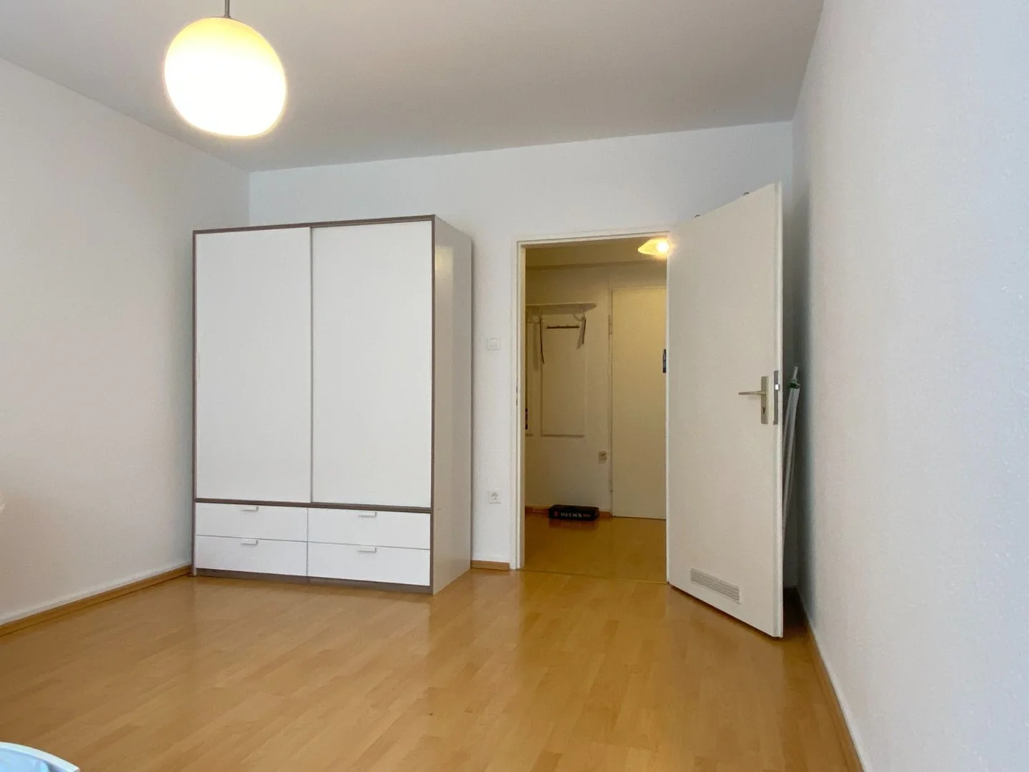 Habitación asequible para estudiantes con buena iluminación en 
