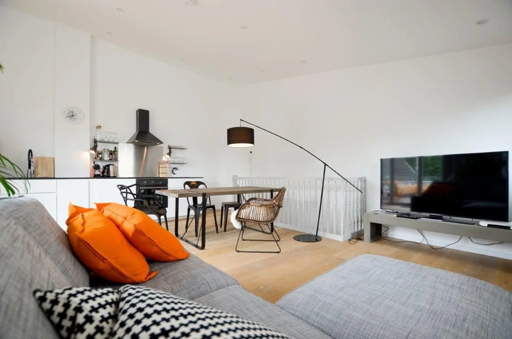 Quarto de estudante económico com localização conveniente em 