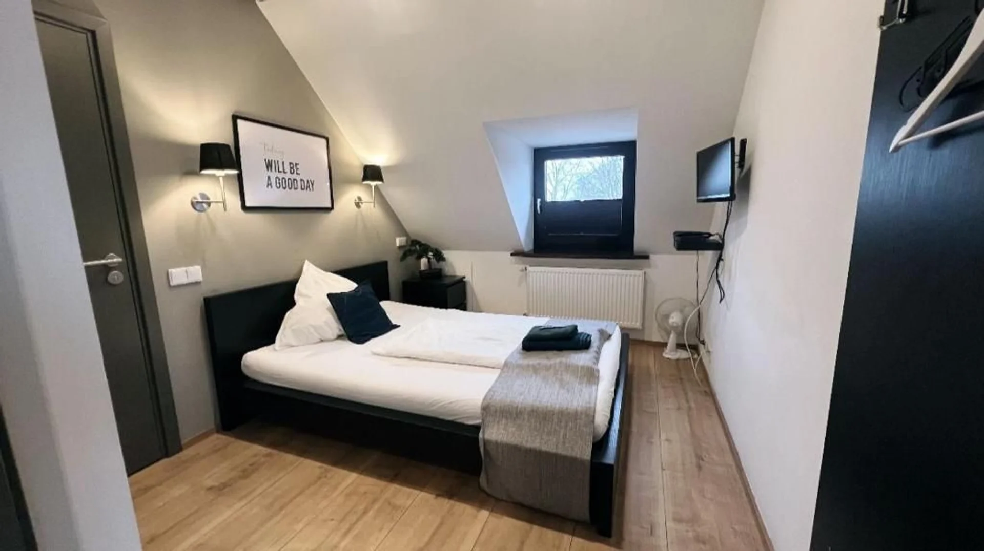 Cozy room for students available in