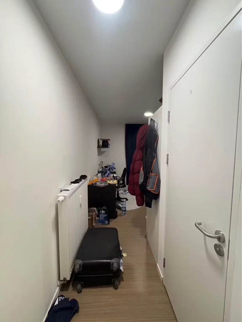 Quarto para alugar em apartamento de estudantes em , totalmente mobilado