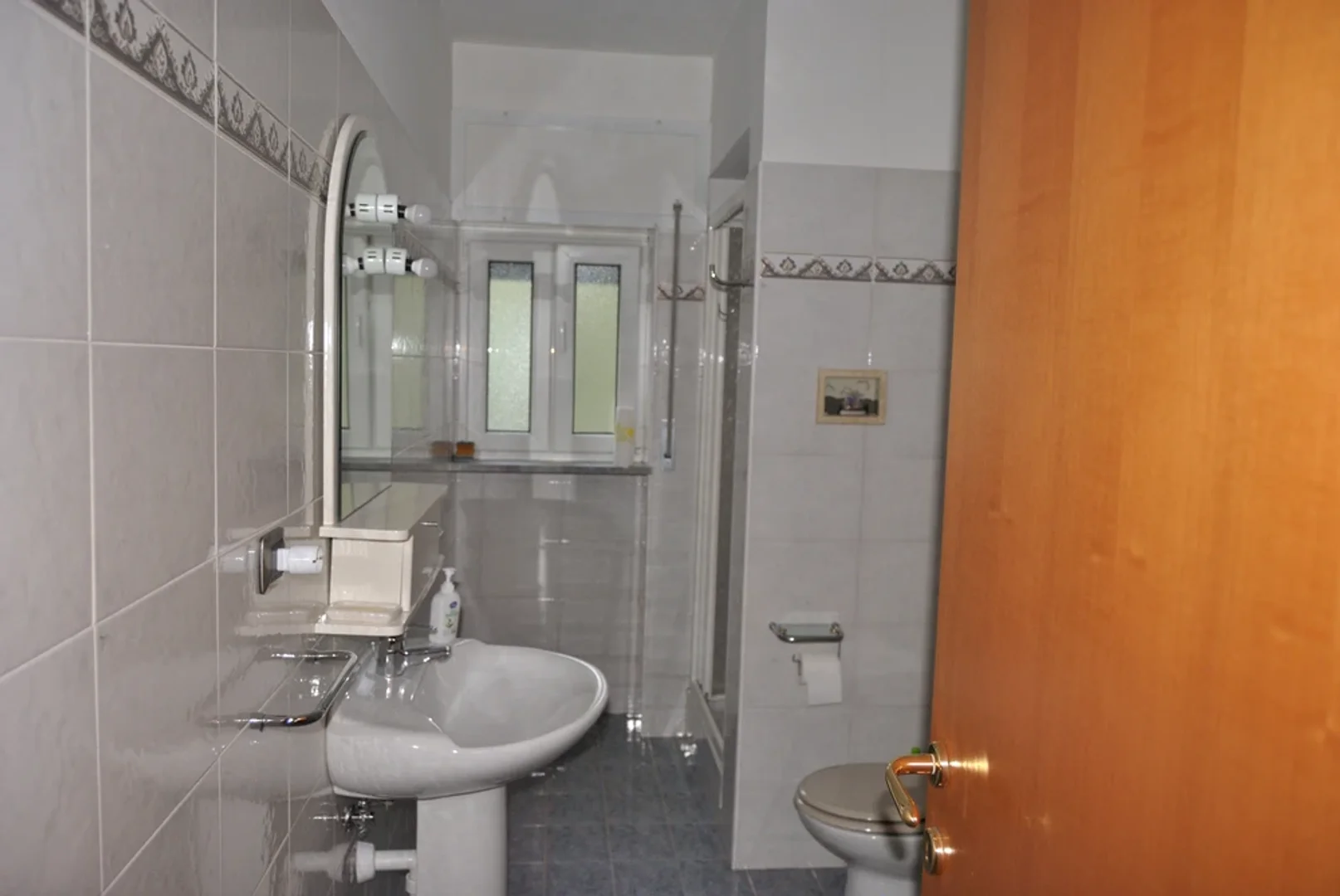 Viale Giuseppe Parini 1