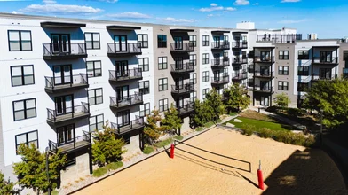 Apartamento inteiro em residência em 1234 Steelwood Rd, Columbus, OH 43212, USA, imagem 23 de 37