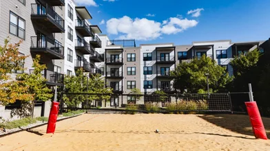 Apartamento inteiro em residência em 1234 Steelwood Rd, Columbus, OH 43212, USA, imagem 24 de 37