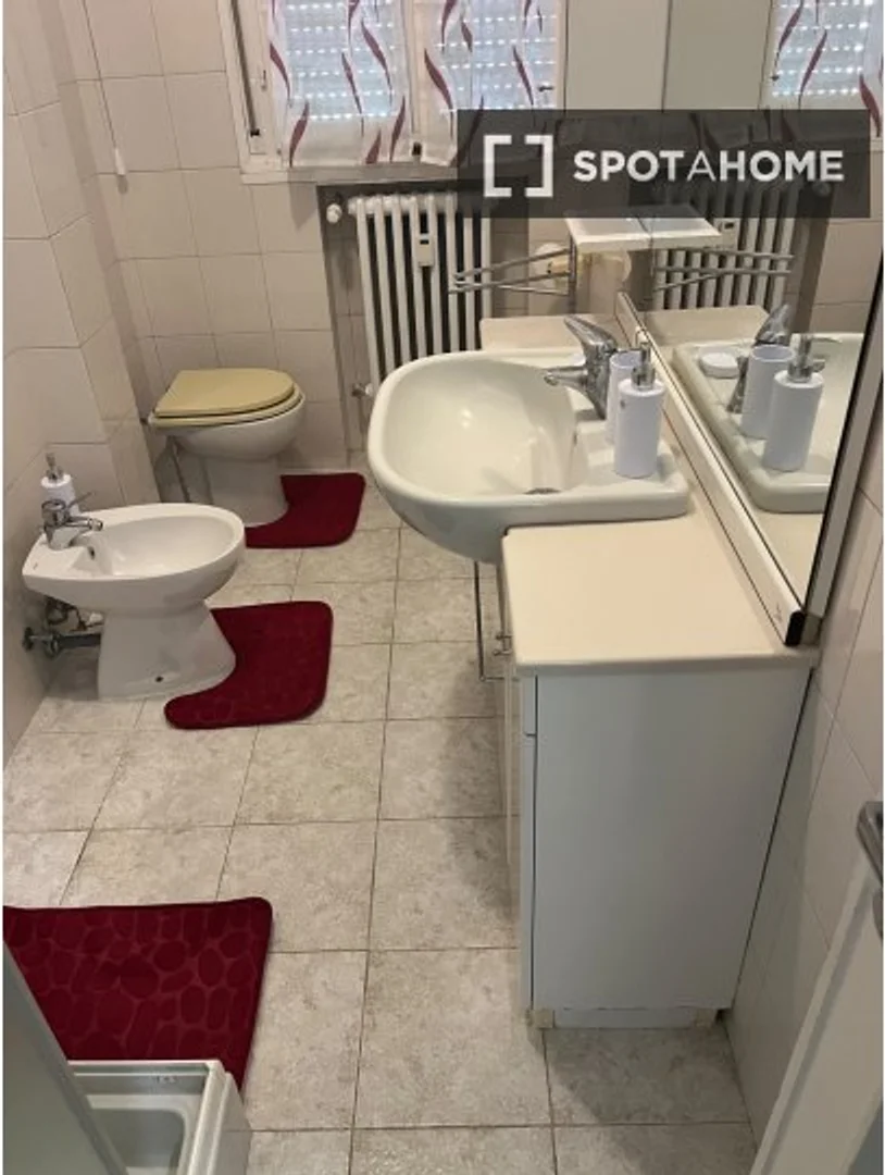 Habitación en apartamento estudiantil en alquiler en , completamente amueblado