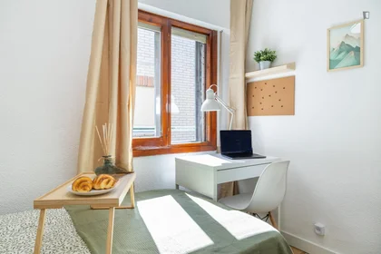 Stanza privata in Calle Cuenca, immagine 3 di 21