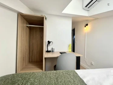 Quarto privado em residência em C. del Petirrojo, imagem 2 de 49