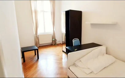 Chambre à louer avec lit double {area}
