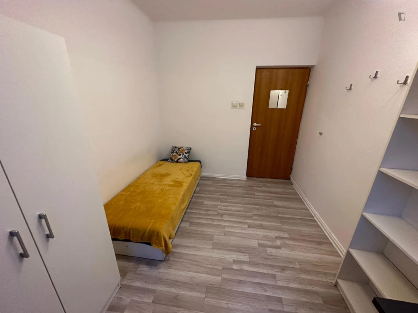 Camera per studenti in con servizi moderni