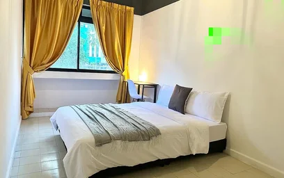 Bright private room in {area}