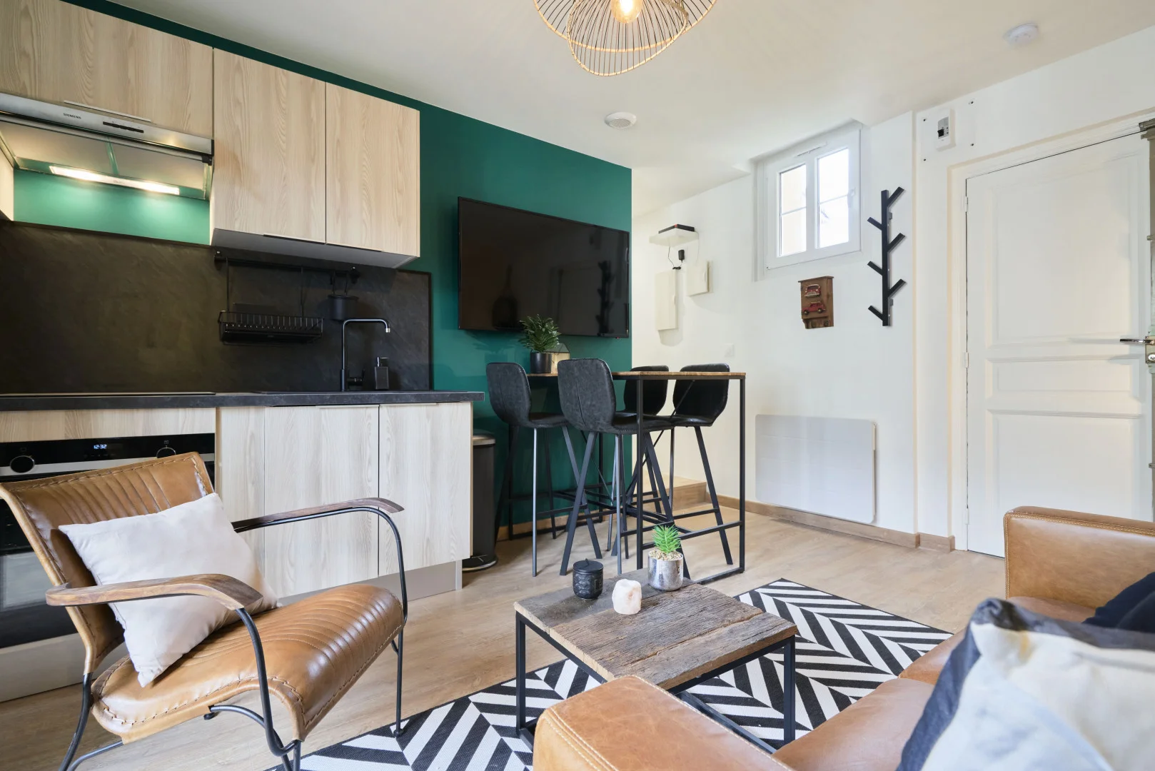 Quarto de estudante económico com localização conveniente em 