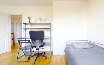 Chambre privée à 5bis Allée Des Plantes, image 4 de 20