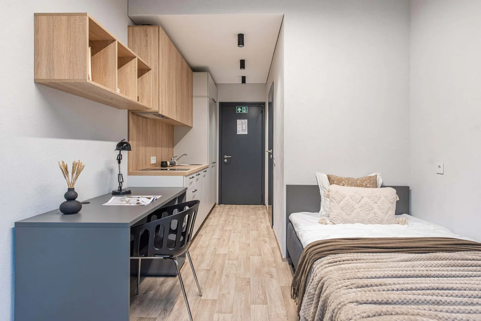 Chambre conviviale pour les étudiants dans avec des équipements modernes
