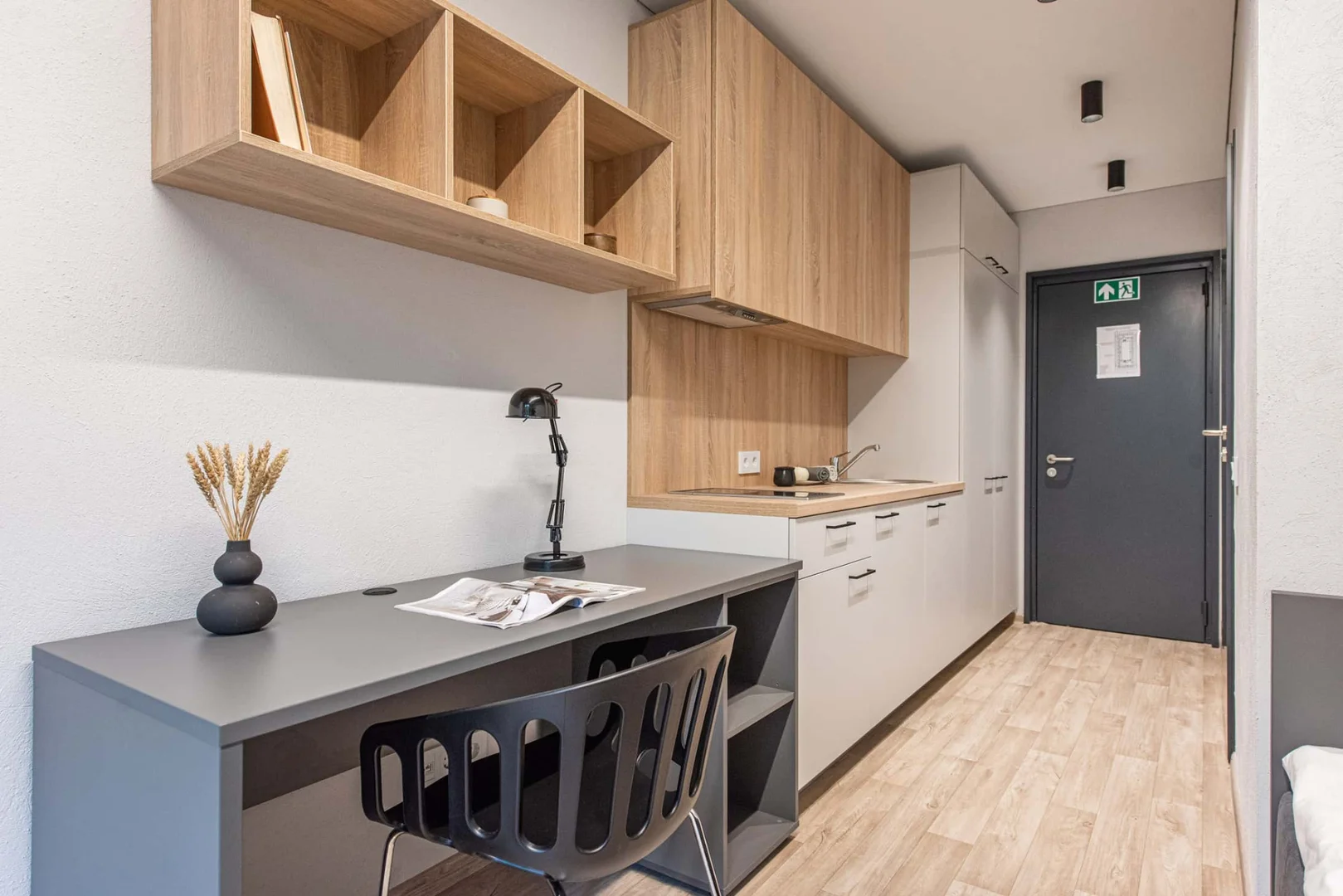 Chambre conviviale pour les étudiants dans avec des équipements modernes