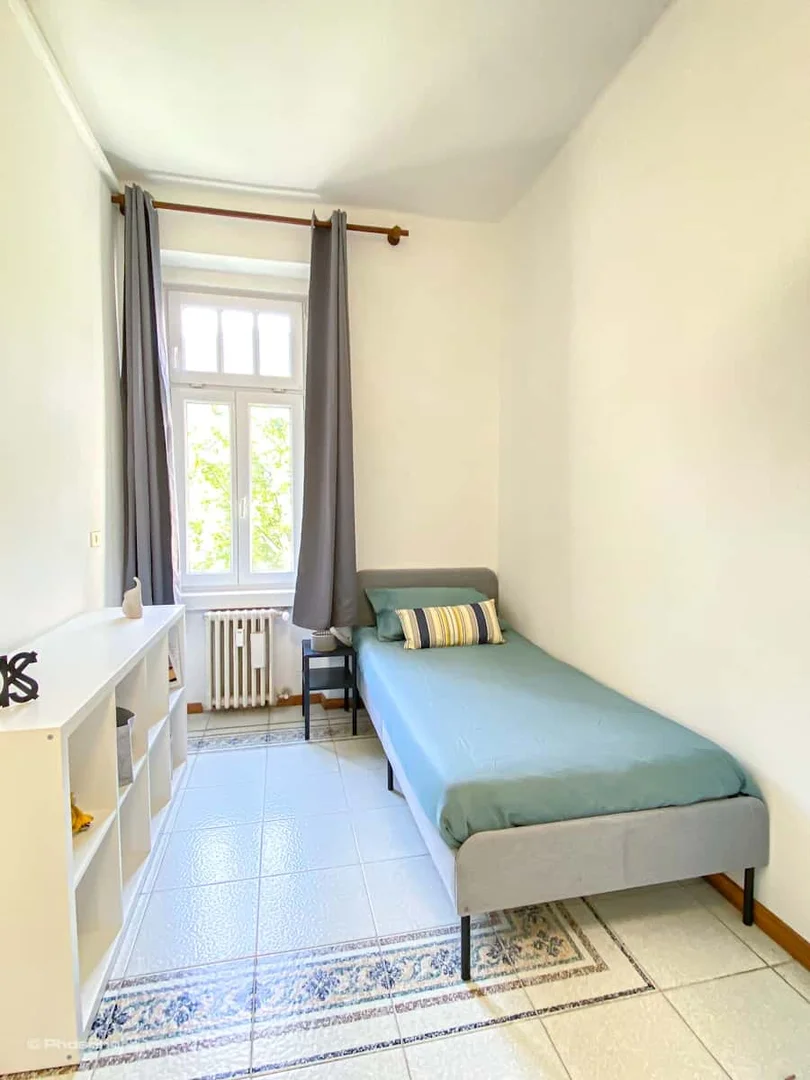 Bright and airy student room with easy university access in