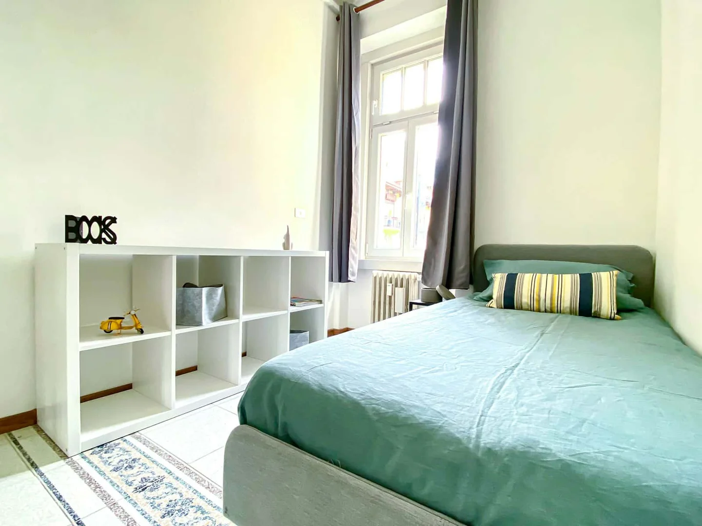 Student-friendly room in with modern amenities