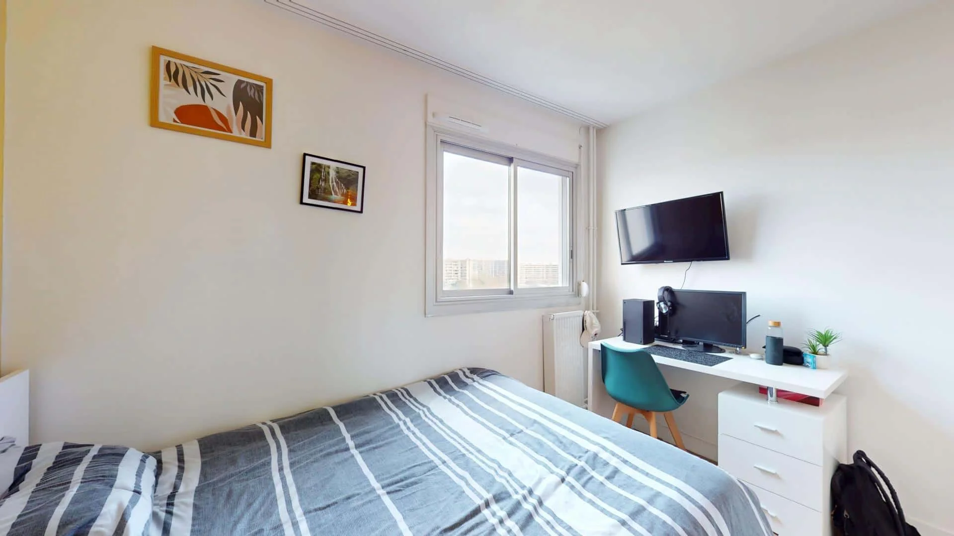 Room for rent in student apartment in , fully furnished