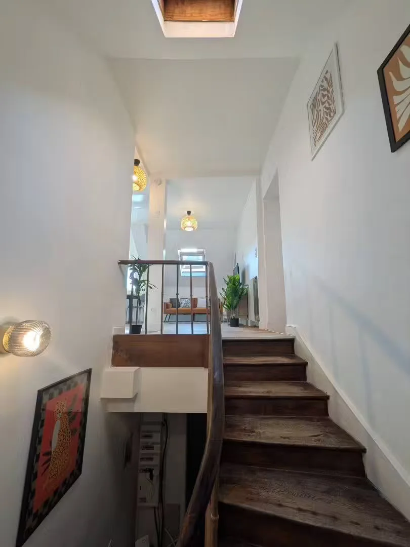 Student-friendly room in  with modern amenities