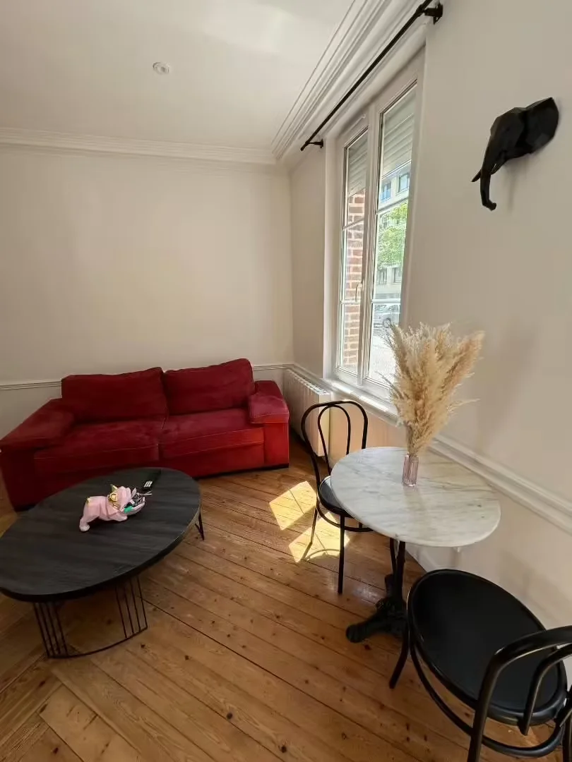 Economical student room with convenient location in 