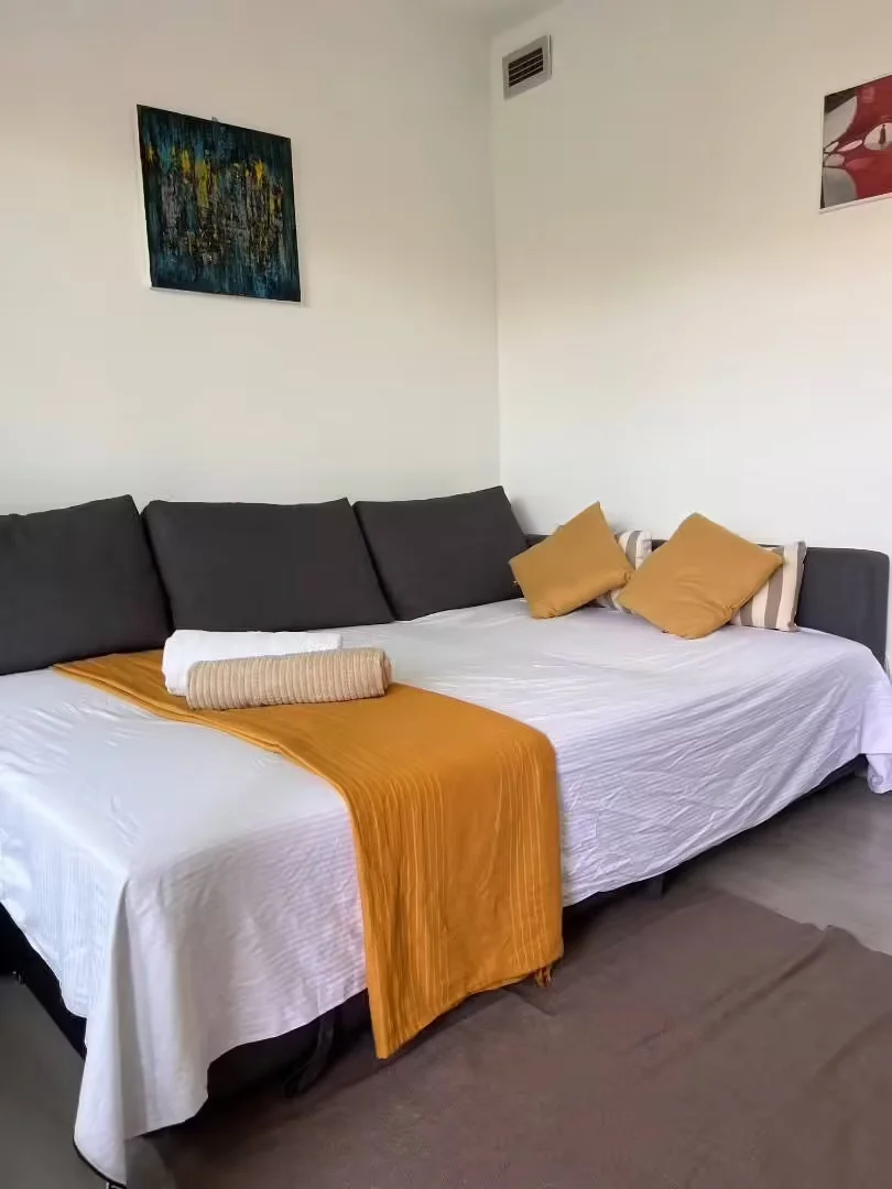Room for rent in student apartment in , fully furnished