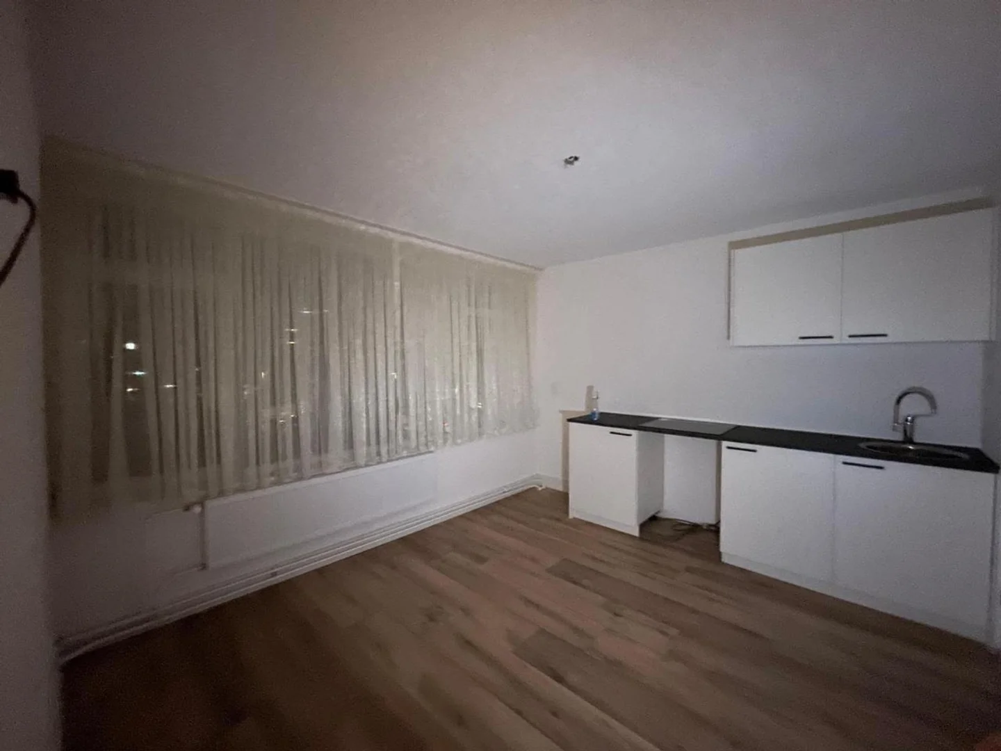 Economical student room with convenient location in 