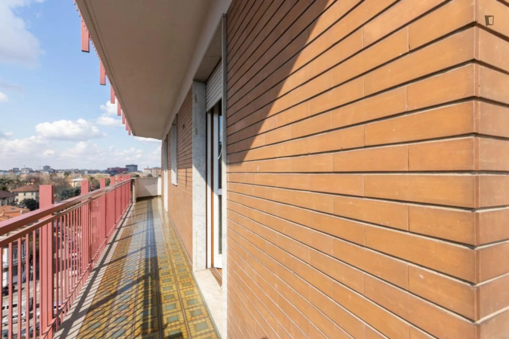 Quarto para alugar em apartamento de estudantes em , totalmente mobilado