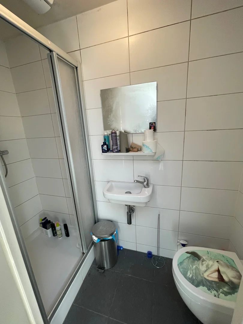 Habitación estudiantil económica con ubicación conveniente en 