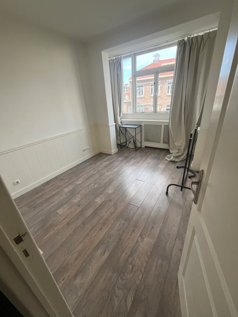 Chambre conviviale pour les étudiants dans  avec des équipements modernes