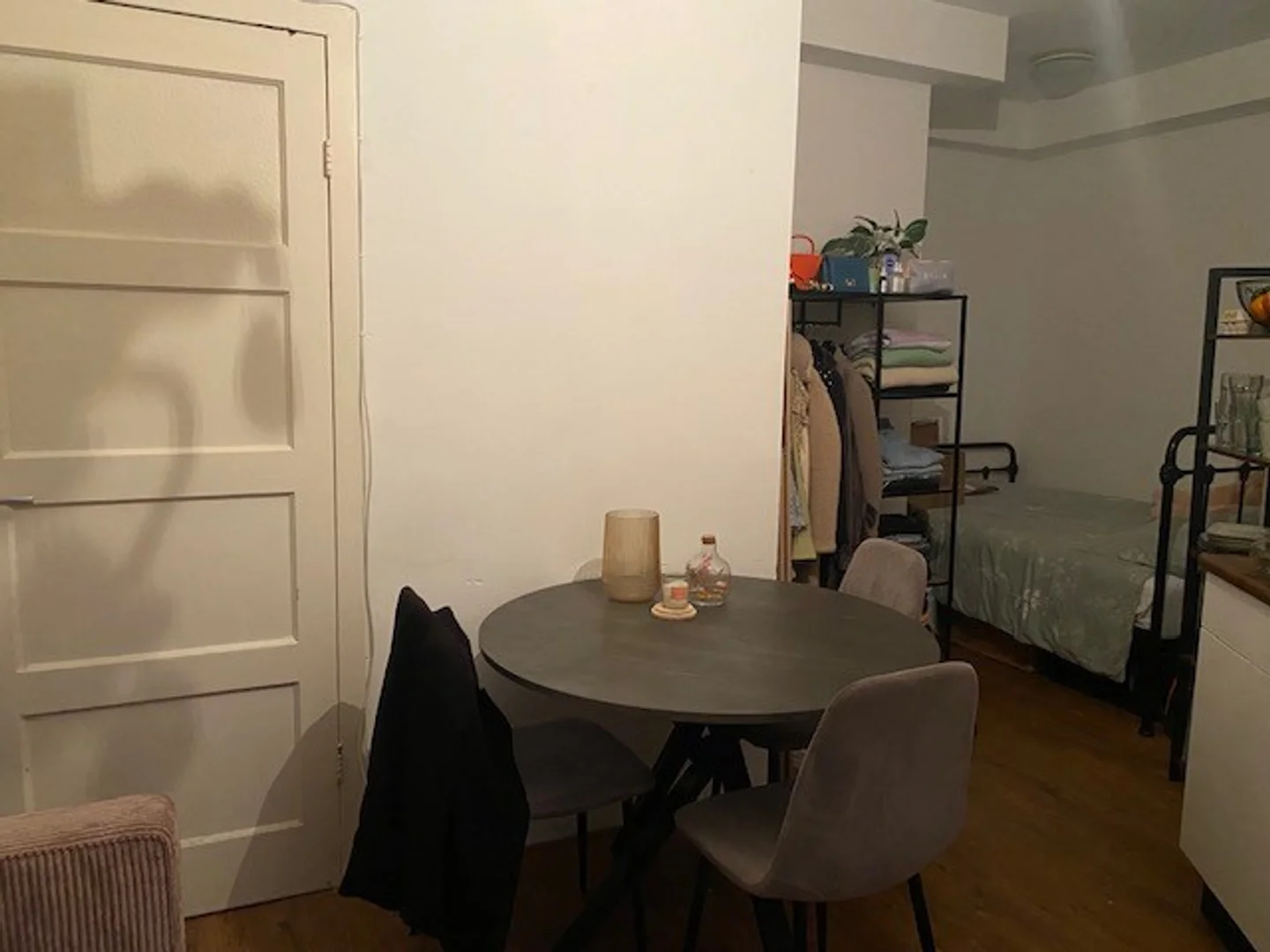 Habitación estudiantil económica con ubicación conveniente en 