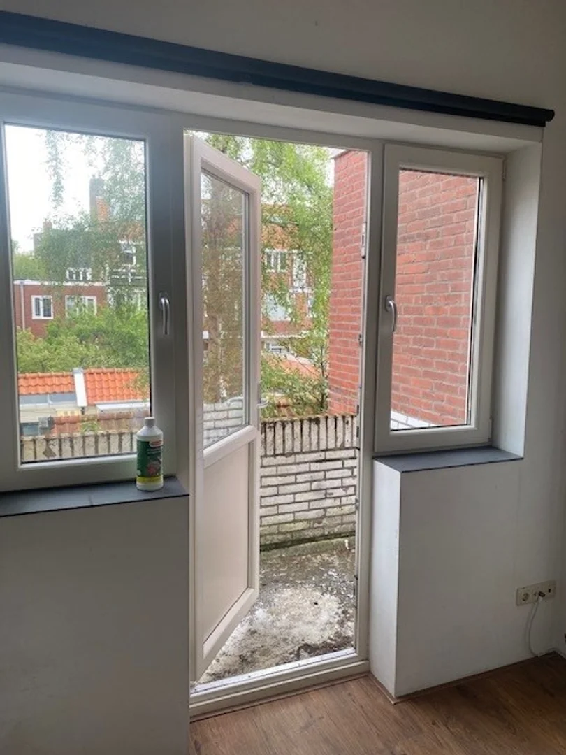 Habitación acogedora para estudiantes disponible en 