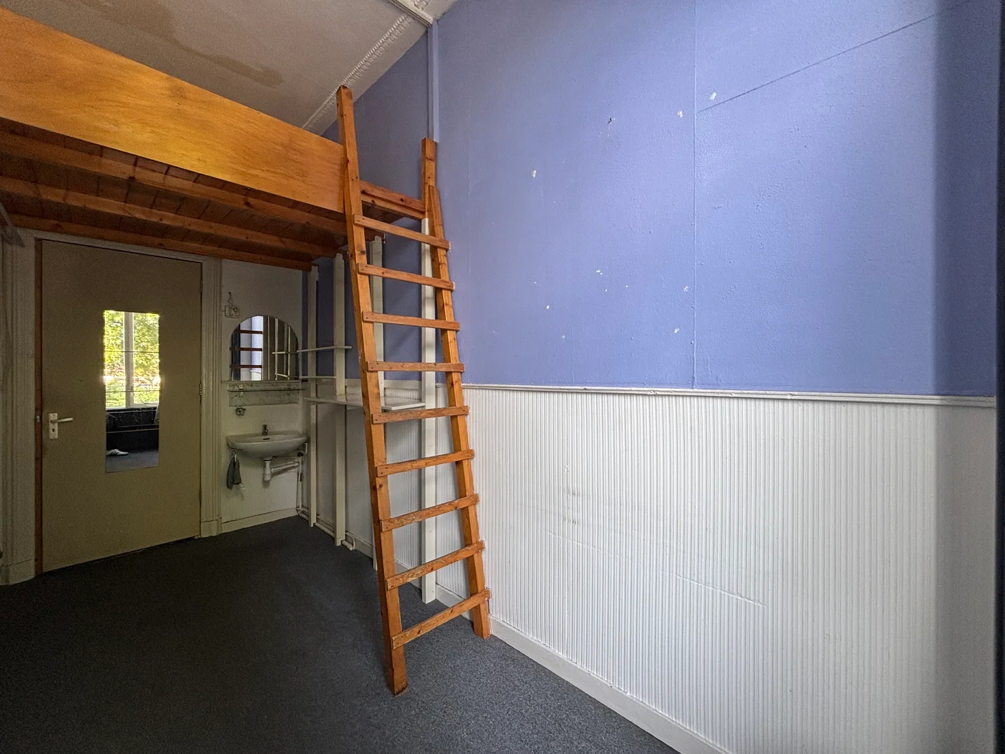 Habitación estudiantil amplia y cómoda en 