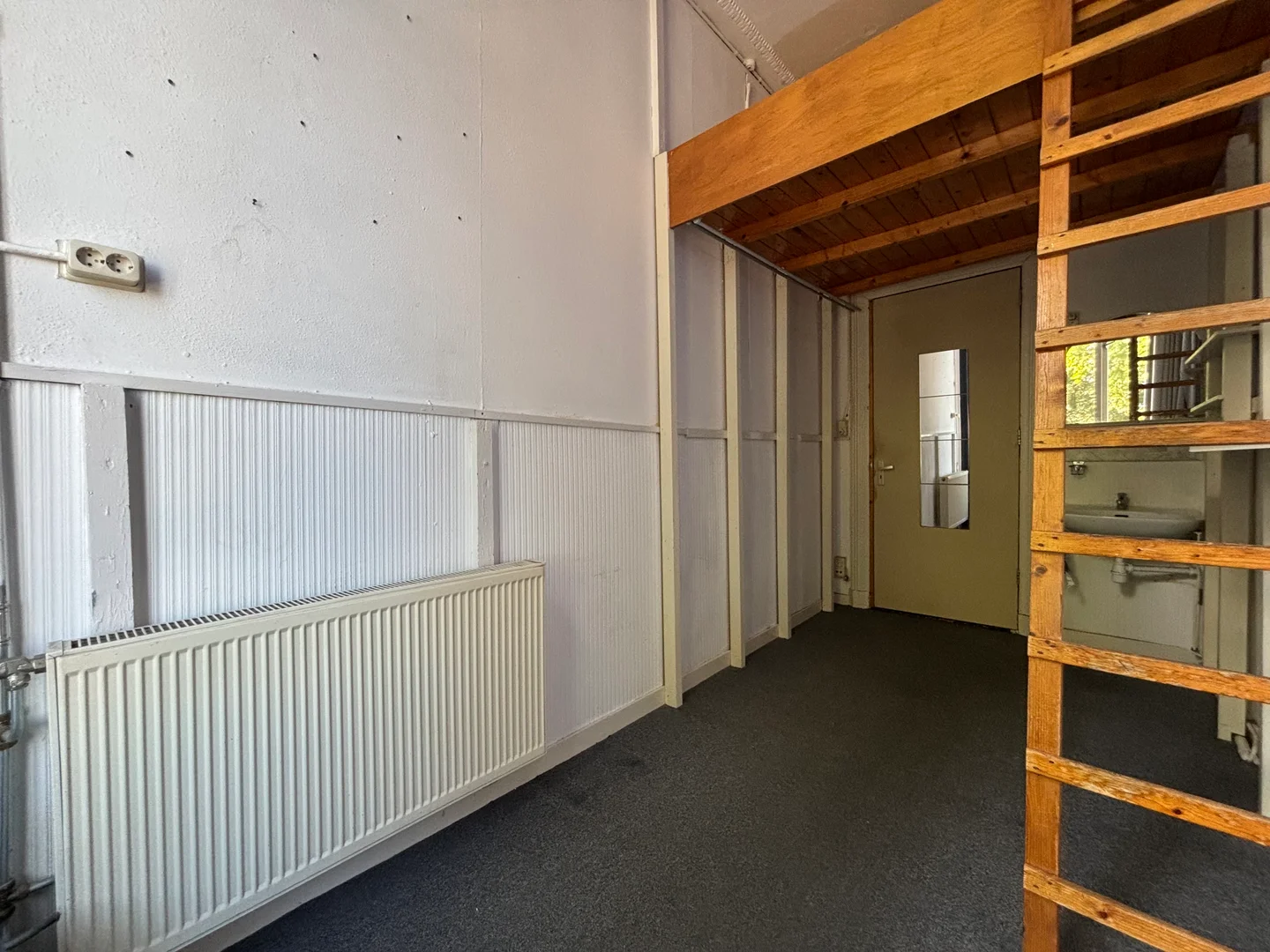 Habitación para estudiantes en  con área de estudio y facilidades compartidas