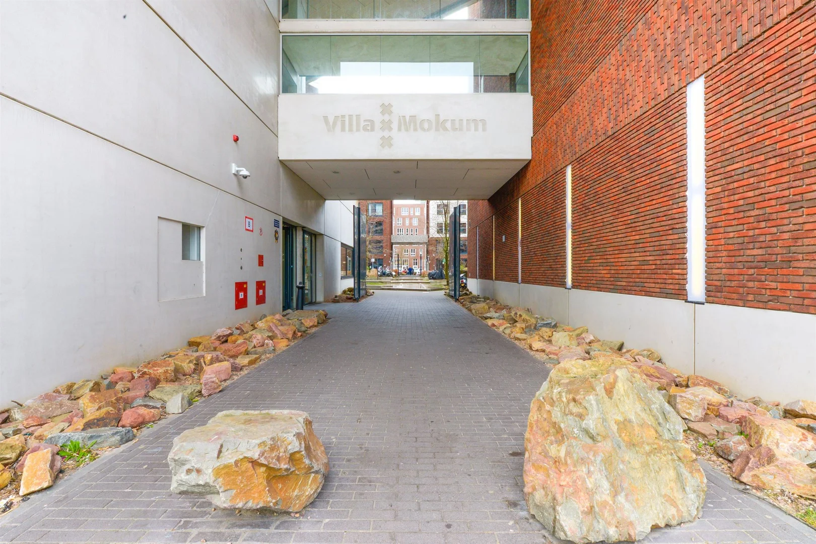 Cómodo estudio para vivir como estudiante en 