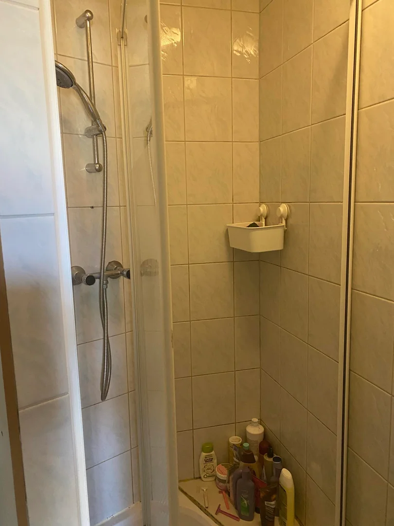 Öğrenciler için rahat oda  bölgesinde mevcut