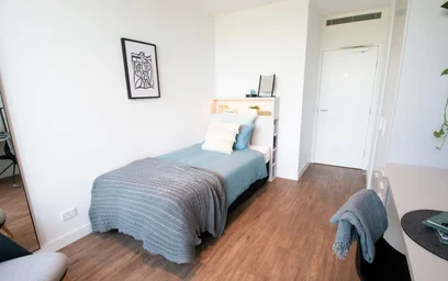 Appartamento intero in residence in 145 Berkeley St, Melbourne VIC 3000, Australia, immagine 1 di 19