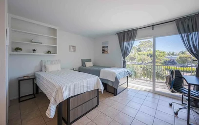 Gesamte Unterkunft im Wohnheim in der 6563 Trigo Rd. , Goleta, United States, bild 19 von 27
