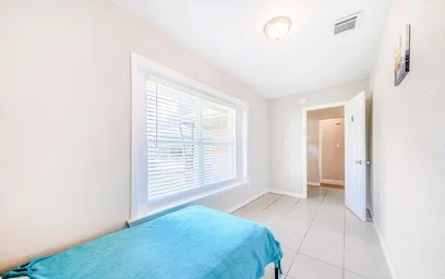 Modern and bright flat in {area}