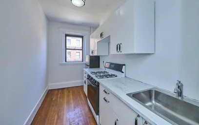 Logement situé dans le centre de {area}