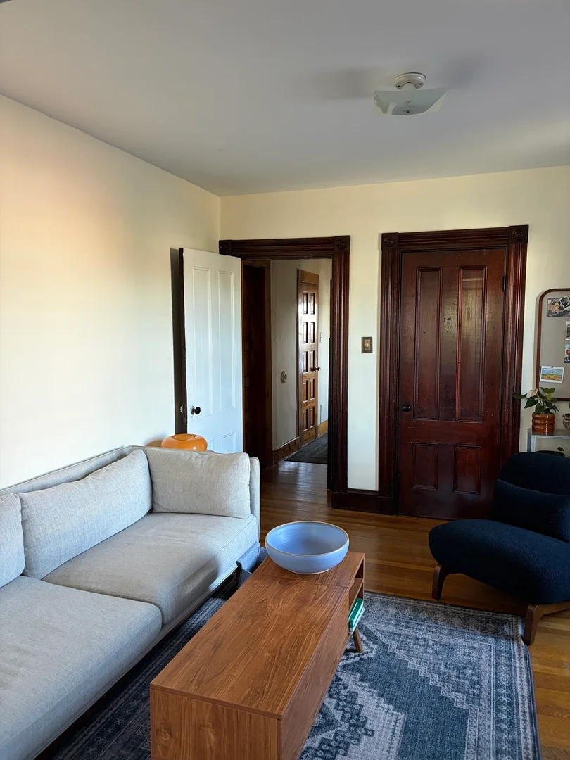 464, Somerville Ave., Unit 5, Union Square, Somerville, MA, 02143