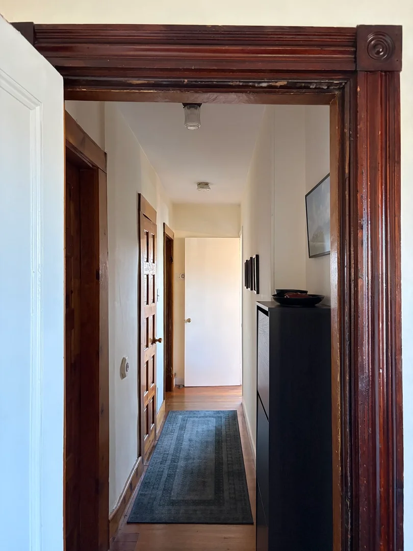 464, Somerville Ave., Unit 5, Union Square, Somerville, MA, 02143