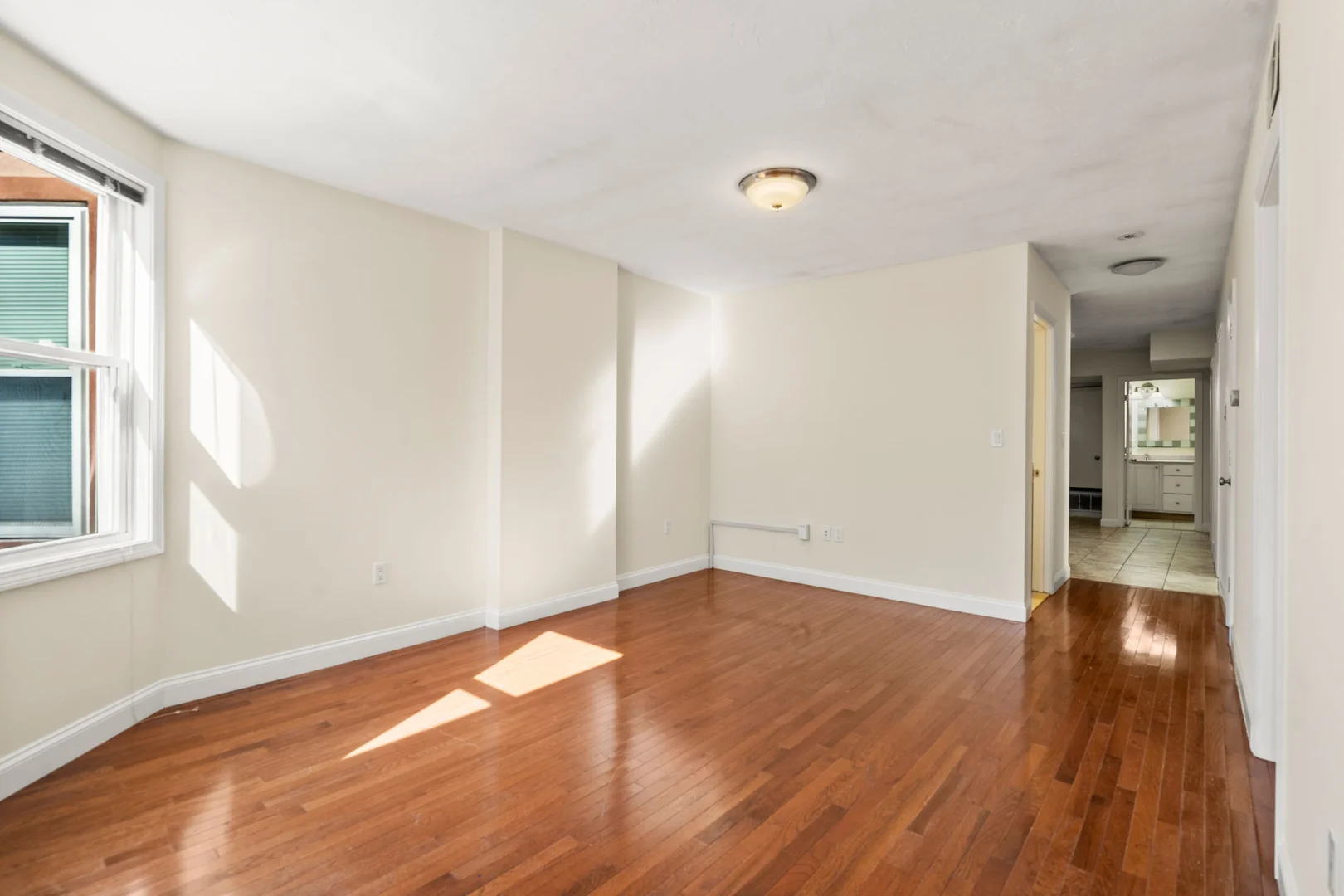 93, Kilsyth Rd., Unit Room, Brighton, Boston, MA, 02135