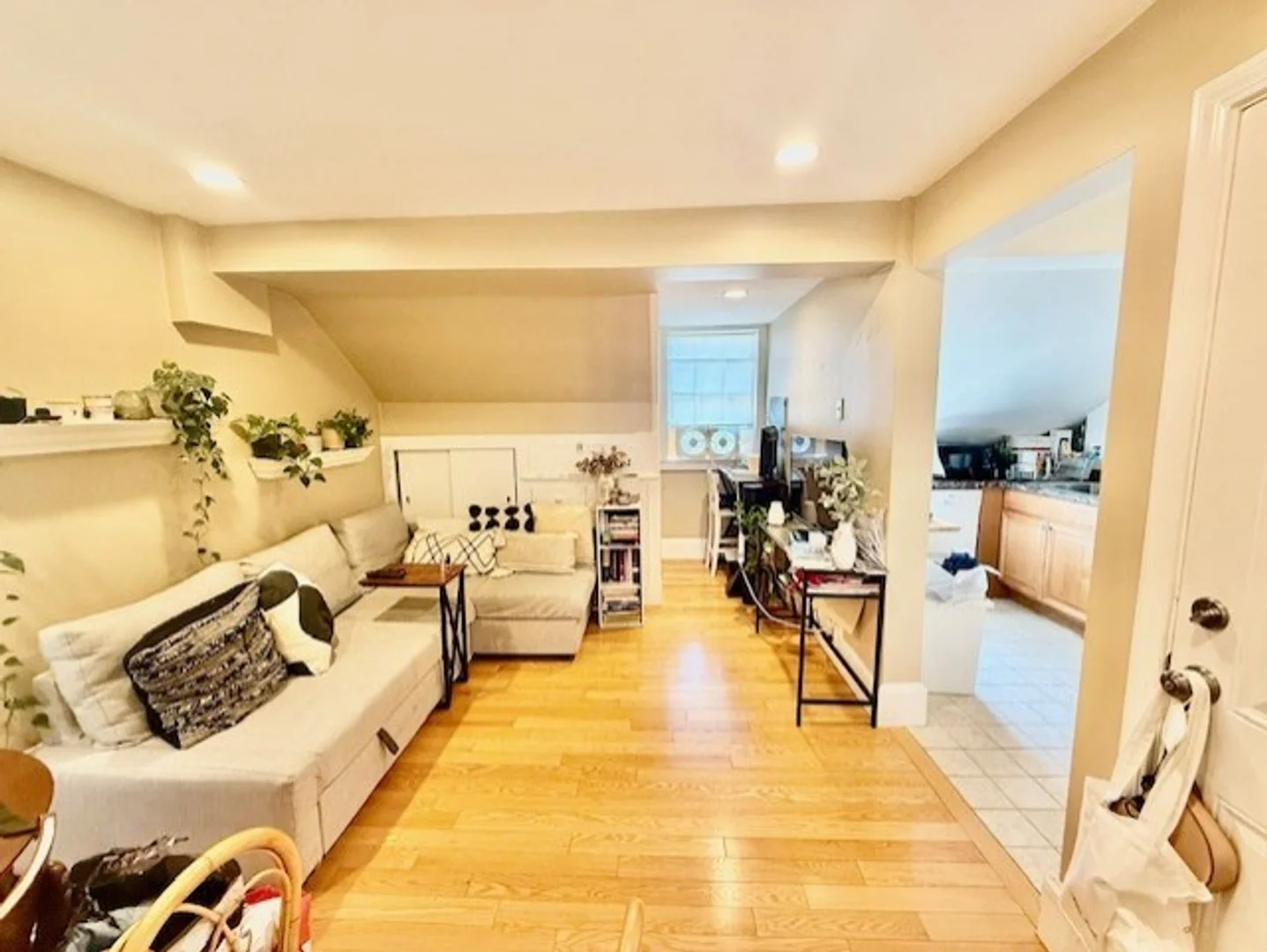 2, Derne, Unit 5, Beacon Hill, Boston, MA, 02114
