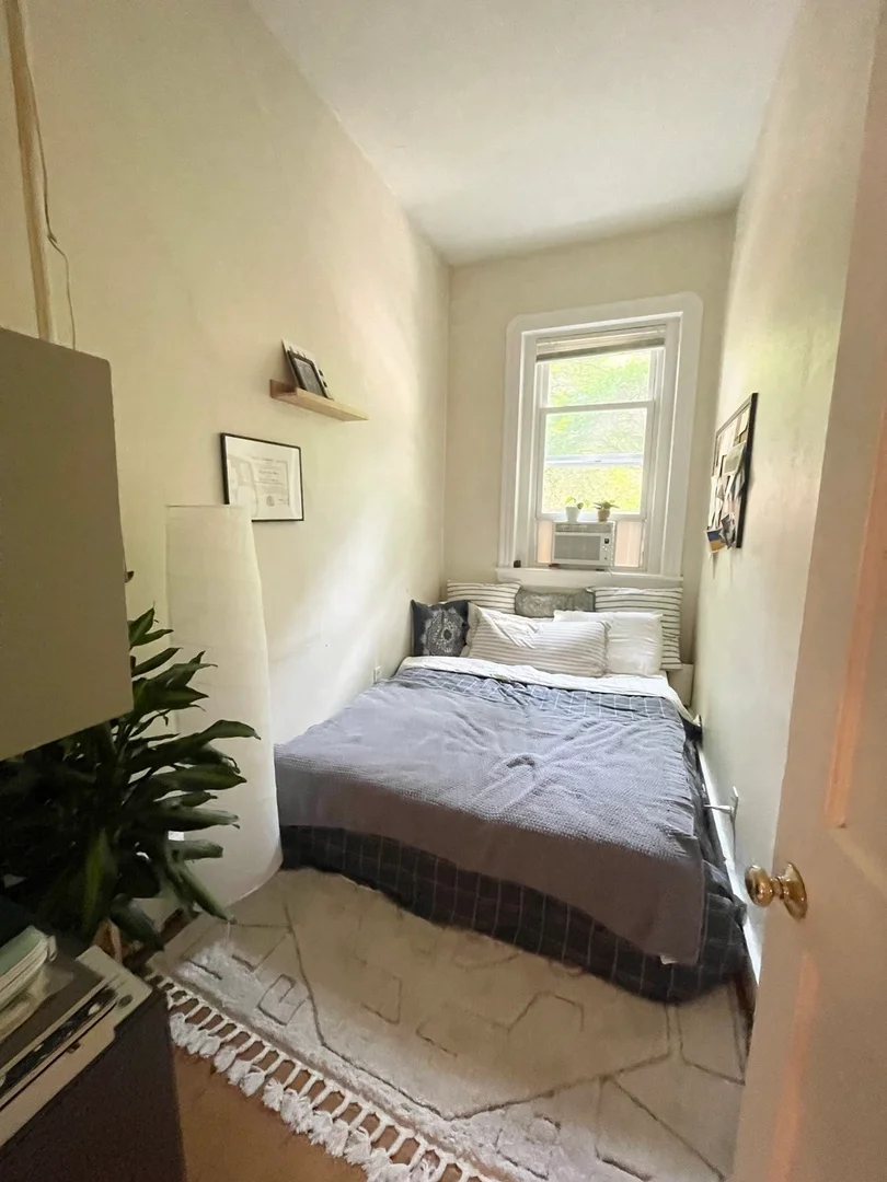 38, Grove St., Unit 2, Beacon Hill, Boston, MA, 02114