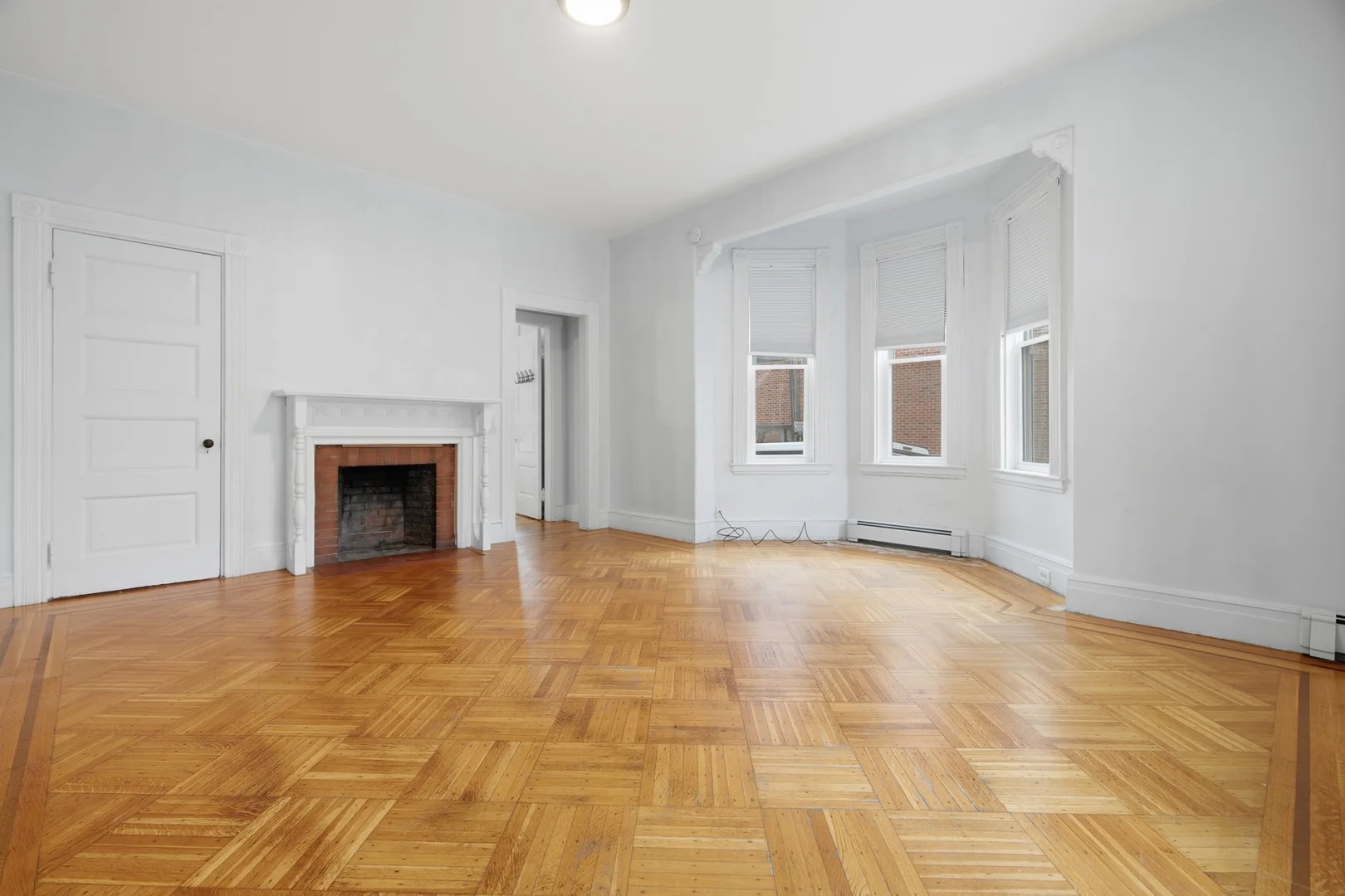 630, Centre St., Unit 1R, Jamaica Plain, Boston, MA, 02130