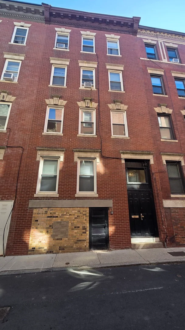 6, Unity St., Unit 2, North End, Boston, MA, 02113