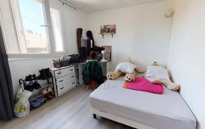 Quarto para alugar num apartamento partilhado em {area}