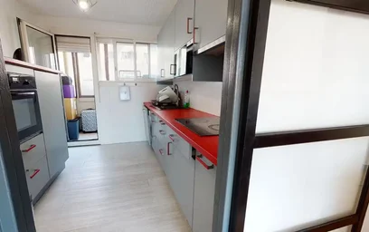 Quarto privado em Rue de Turin, Bonnefoy-Roseraie-Gramont, imagem 8 de 10