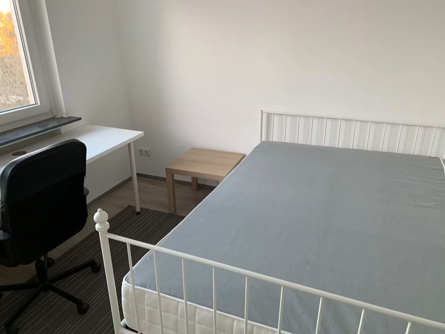 Helles und luftiges Studentenzimmer mit einfachem Zugang zur Universität in 