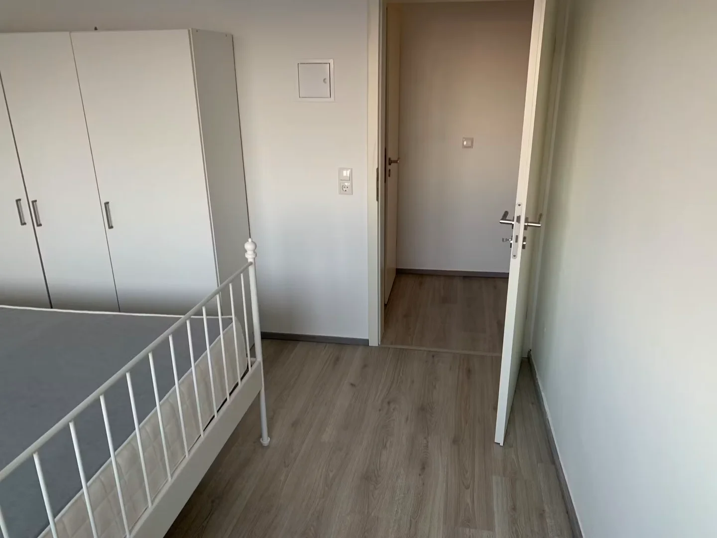 Funktionelles Studentenzimmer perfekt zum Studieren in 
