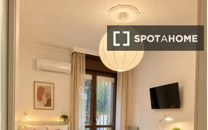 Habitación privada en Via Umberto Saba, imagen 15 de 19