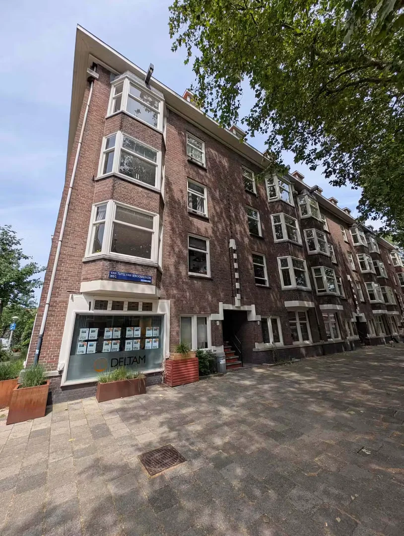 Van Tuyll van Serooskerkenweg, Amsterdam-Zuid